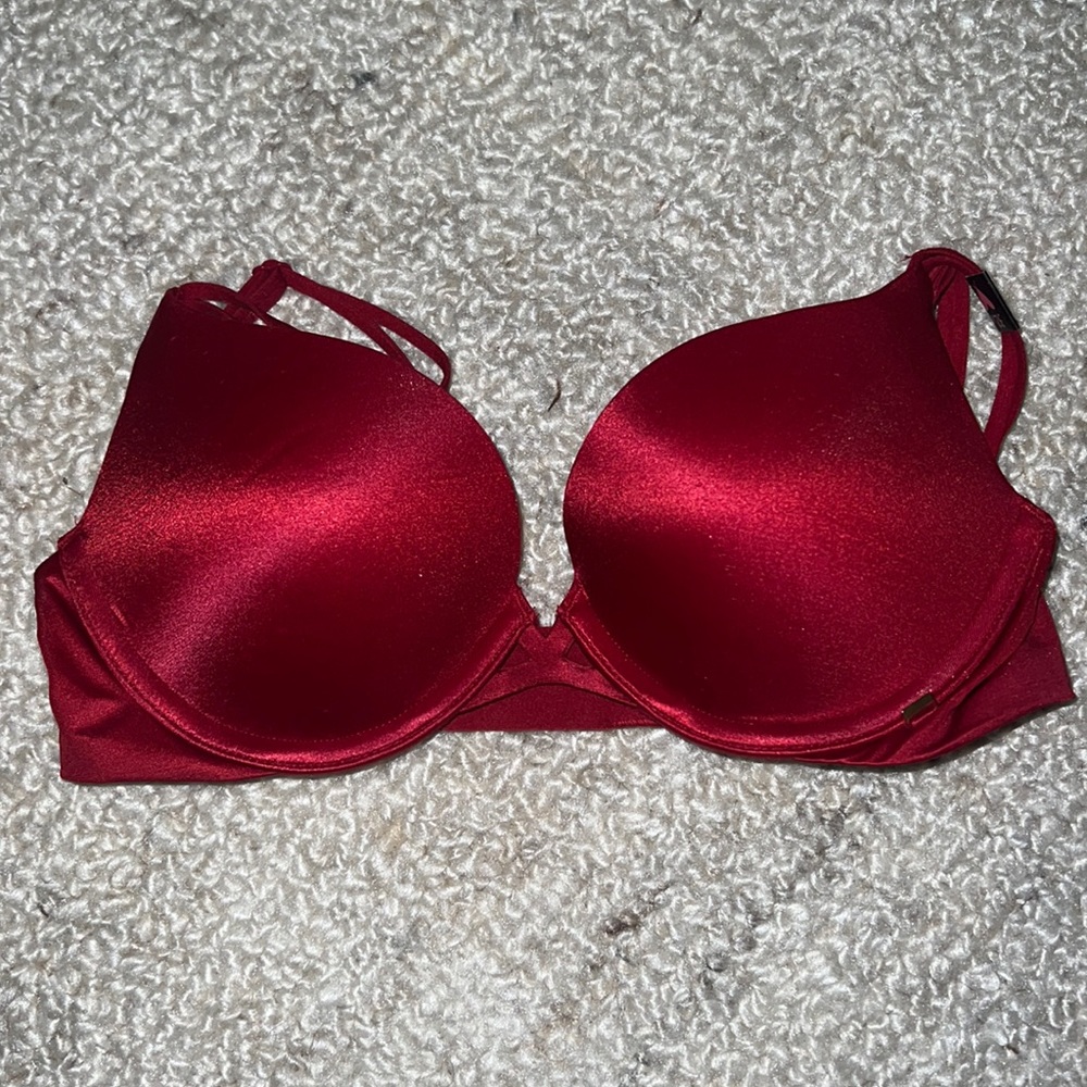 Victorias Secret Very Sexy Push-Up Bra - Size 32A
